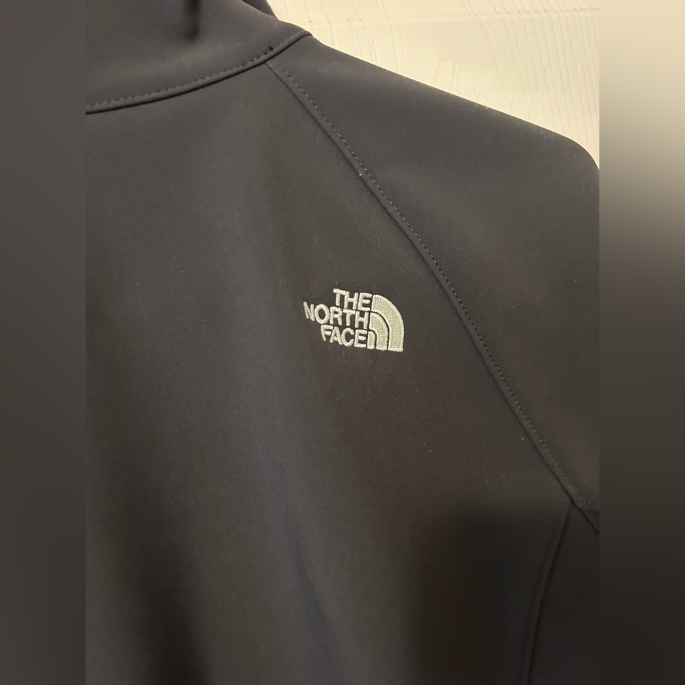 The North Face Womens Windwall Black Jacket - Picture 9 of 10